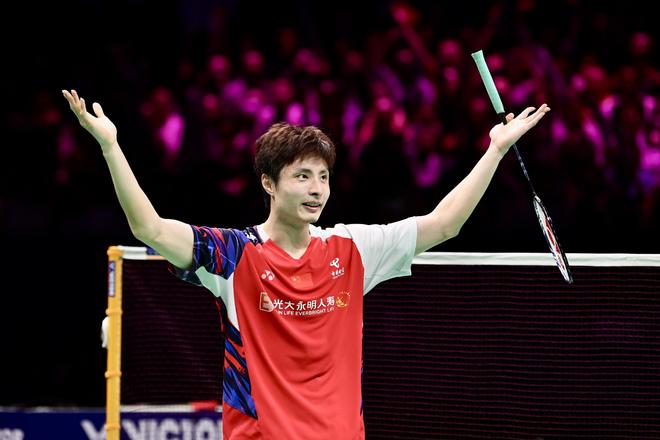 禁区前沿的 禁区前沿的